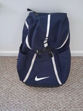 nike backpack photos NIKE Classic BACKPACK School BAG Gym UNISEX BLACK WHITE